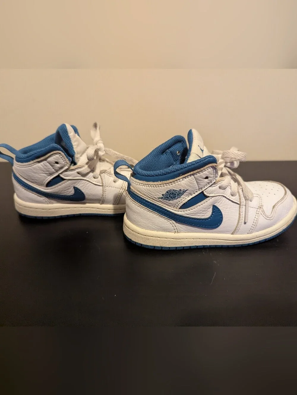 Kids White and Blue High-Top Nike Athletic Sneakers 9c - Picture 2 of 5